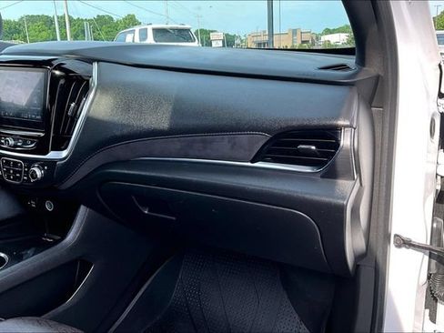 Used 2023 Chevrolet Traverse High Country FWD image 21
