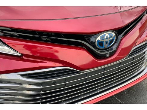 Used 2018 Toyota Camry XLE image 27