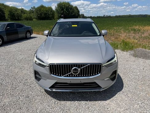 Used 2023 Volvo XC60 B5 Plus AWD/4WD image 16
