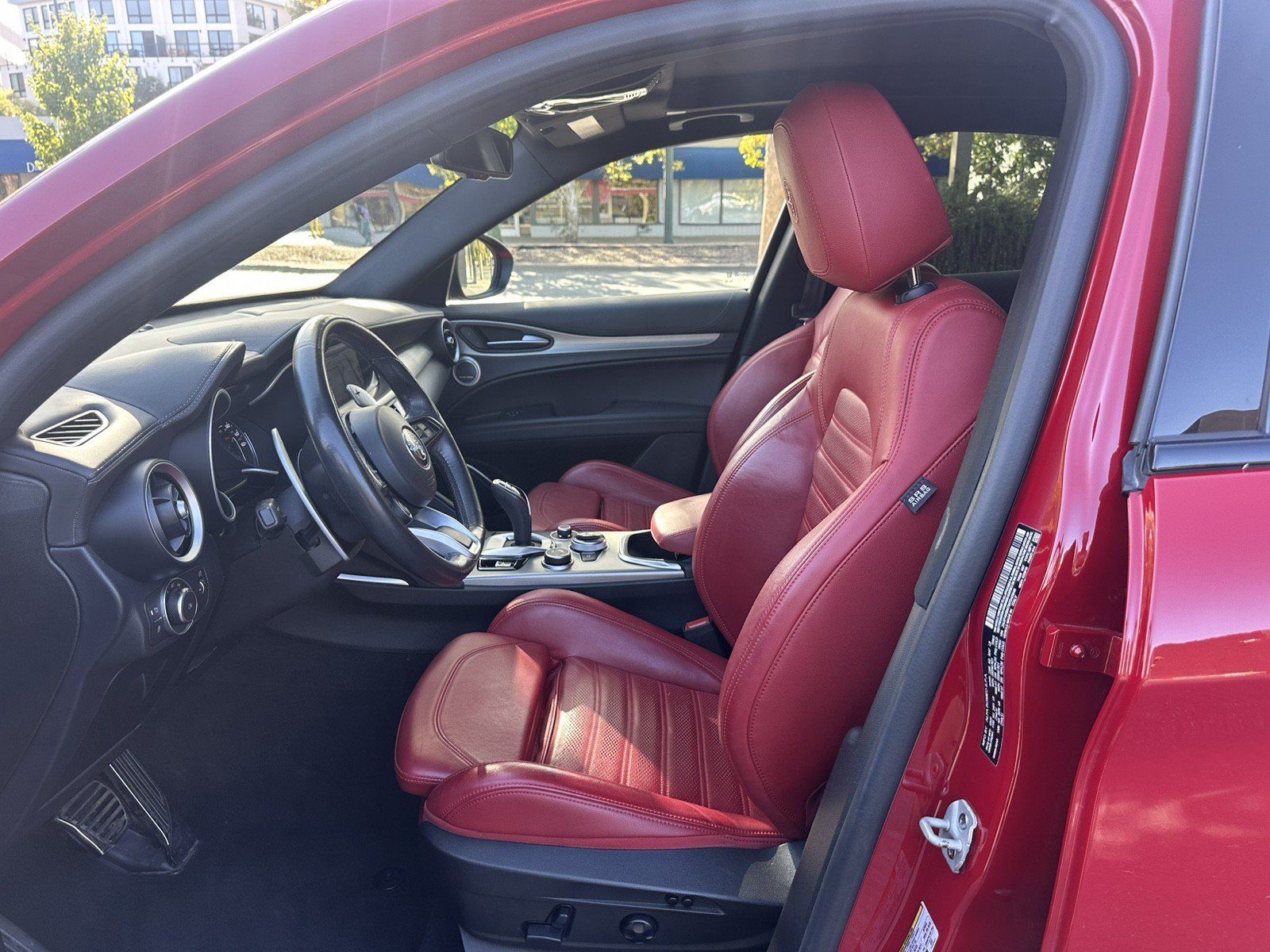 Used 2022 Alfa Romeo Stelvio Veloce AWD/4WD image 18