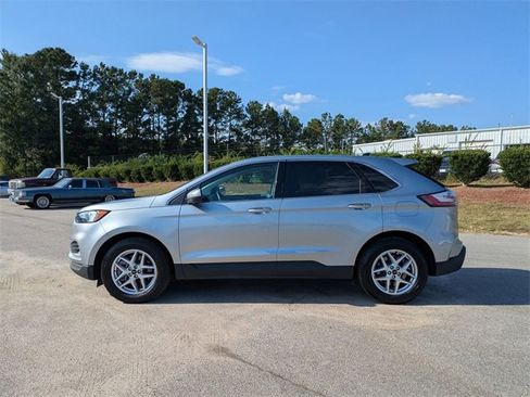 Used 2024 Ford Edge SEL image 6