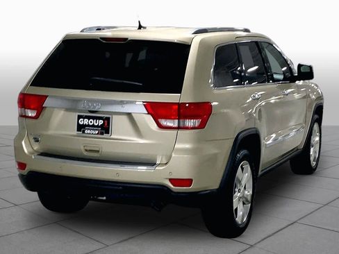 Used 2011 Jeep Grand Cherokee Overland Summit AWD/4WD image 12