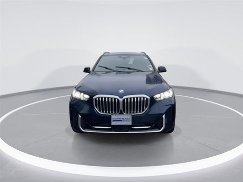 Used 2024 BMW X5 xDrive40i w/ Premium Package AWD/4WD image 3