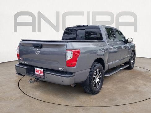 Used 2020 Nissan Titan SV w/ SV Convenience Package image 11