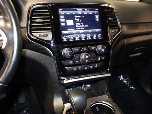Used 2019 Jeep Grand Cherokee Altitude image 40