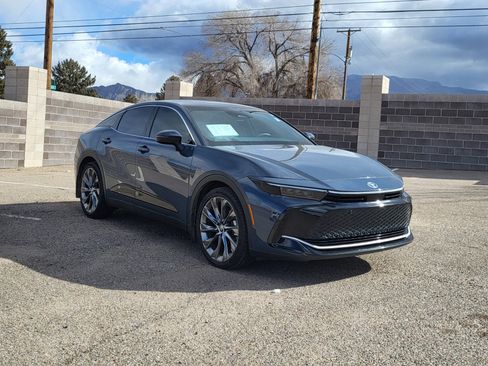 Certified 2025 Toyota Crown Limited w/ Advanced Technology Package image 7