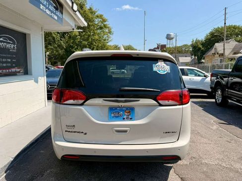 Used 2019 Chrysler Pacifica Limited w/ Advanced Safetytec Group FWD image 20