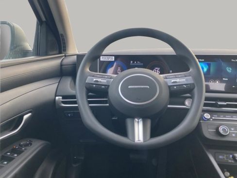 New 2026 Hyundai Tucson SE image 16