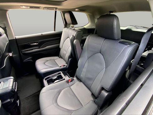 Used 2025 Toyota Grand Highlander AWD Hybrid image 21