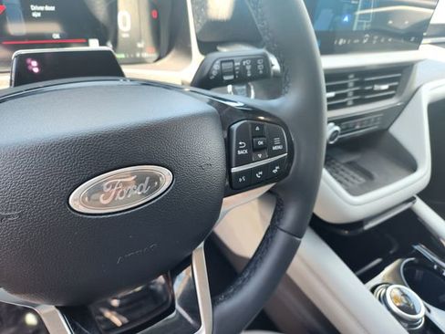 Used 2025 Ford Explorer Platinum w/ Ultimate Package AWD/4WD image 24