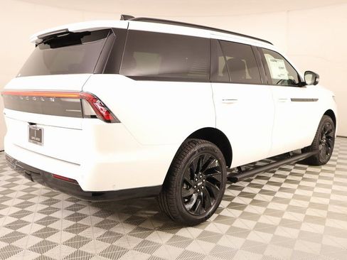 New 2025 Lincoln Navigator Reserve w/ Jet Appearance Package image 22