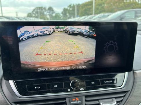 Used 2024 Nissan Altima 2.5 SV w/ SV Premium Package FWD image 19