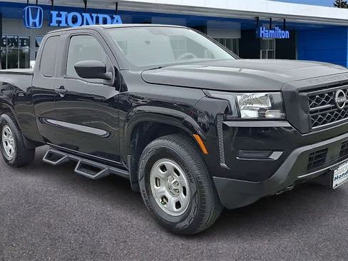 Used 2022 Nissan Frontier S w/ Graphics Package image 2