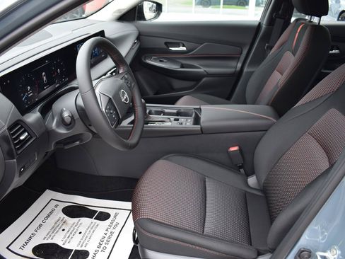 New 2026 Nissan Sentra SR w/ Floor Mat Package FWD image 23