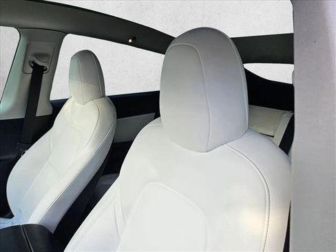 Used 2022 Tesla Model Y Performance AWD/4WD image 14