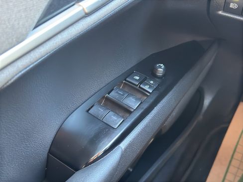 Used 2025 Toyota Camry LE w/ Convenience Package image 27