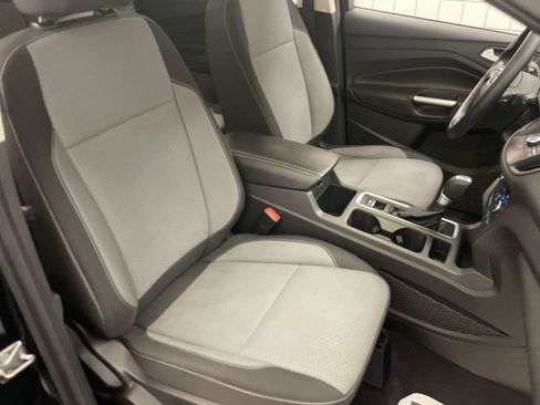 Used 2017 Ford Escape SE w/ Equipment Group 201A AWD/4WD image 19