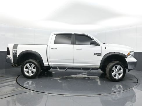 Used 2019 RAM 1500 Classic SLT image 8