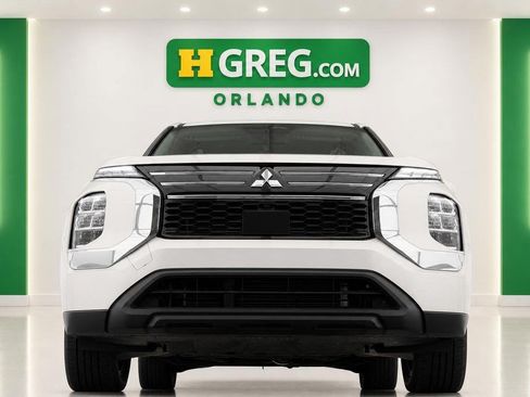 Used 2025 Mitsubishi Outlander ES FWD image 7
