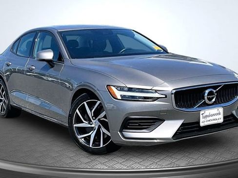 Used 2019 Volvo S60 T6 Momentum w/ Premium Package AWD/4WD image 3