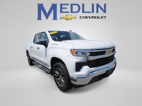 Used 2025 Chevrolet Silverado 1500 LT AWD/4WD image 1