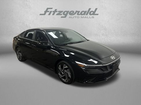 Used 2025 Hyundai Elantra SEL image 8