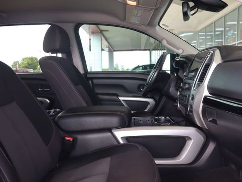 Used 2021 Nissan Titan SV w/ SV Convenience Package AWD/4WD image 38