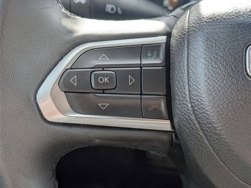 Used 2024 Jeep Compass Latitude image 21