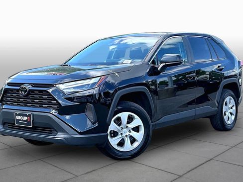 Used 2024 Toyota RAV4 LE AWD/4WD image 2