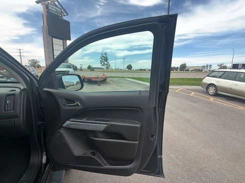 Used 2019 Chevrolet Colorado ZR2 AWD/4WD image 23