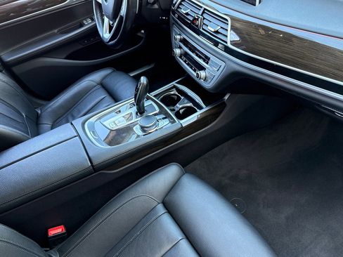 Used 2020 BMW 740i RWD image 16