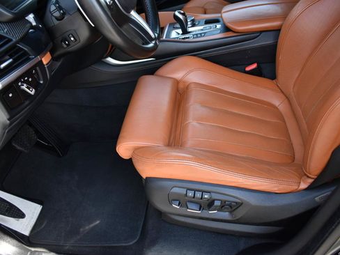 Used 2017 BMW X5 M AWD/4WD image 25