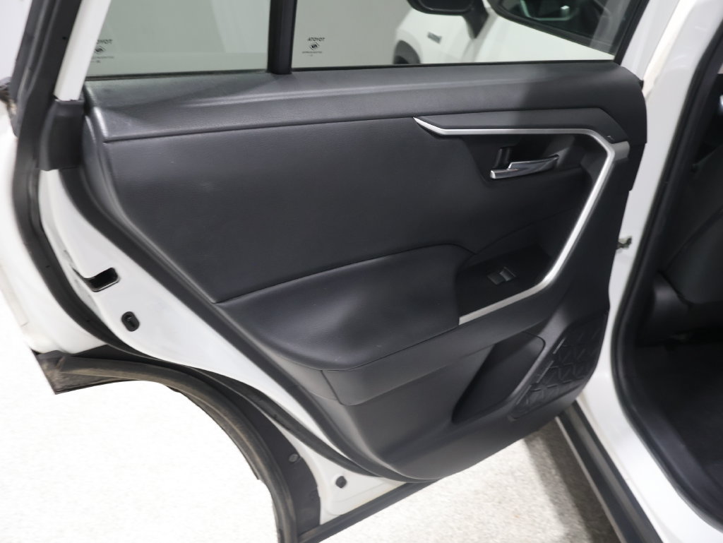 Used 2021 Toyota RAV4 XLE w/ XLE Grade Weather Package AWD/4WD image 18