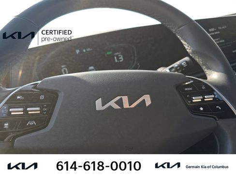 Certified 2023 Kia Niro EX Touring FWD image 22
