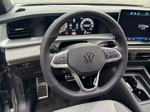 New 2026 Volkswagen Tiguan SE R-Line image 17