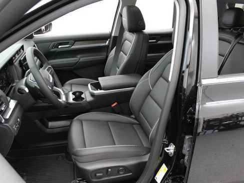 New 2026 GMC Terrain Denali w/ LPO, Black Badging Package AWD/4WD image 14