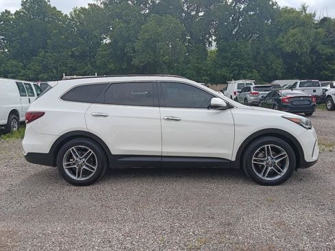 Used 2017 Hyundai Santa Fe FWD image 4