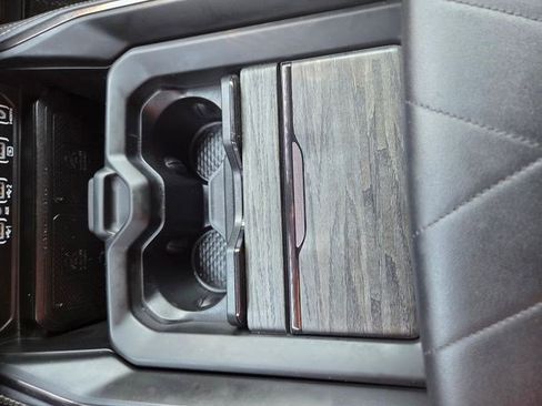 Used 2025 RAM 1500 Limited AWD/4WD image 9