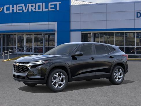 New 2026 Chevrolet Trax LS w/ LS Convenience Package image 2