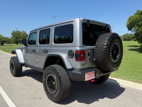 Used 2021 Jeep Wrangler Unlimited Rubicon AWD/4WD image 8