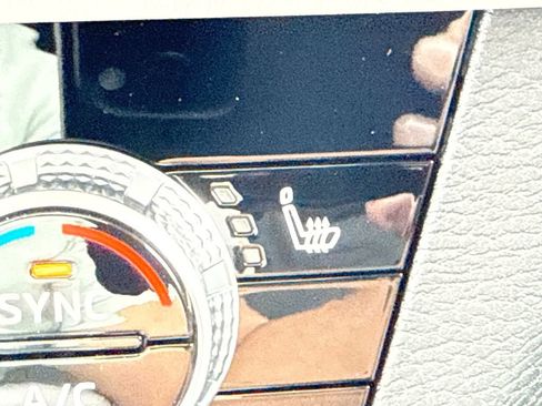 New 2026 Mitsubishi Outlander SE image 21