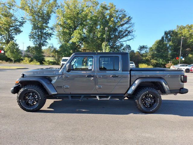Used 2024 Jeep Gladiator Sport AWD/4WD image 8