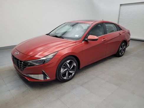 Used 2021 Hyundai Elantra Limited FWD image 2