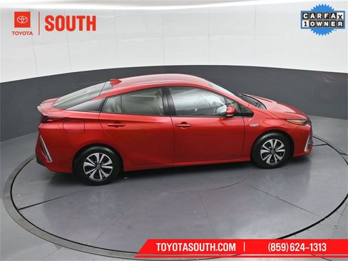 Used 2018 Toyota Prius Prime Advanced image 52