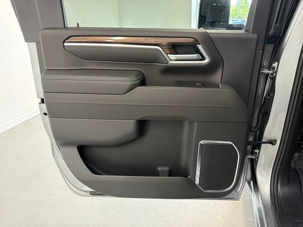 New 2026 GMC Sierra 3500 SLE w/ SLE Value Package AWD/4WD image 8