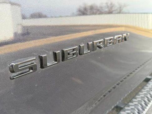 Used 2023 Chevrolet Suburban Z71 w/ Z71 Off-Road Package image 18