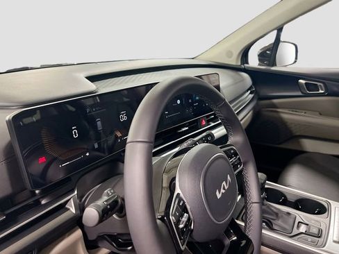 New 2026 Kia Carnival image 9