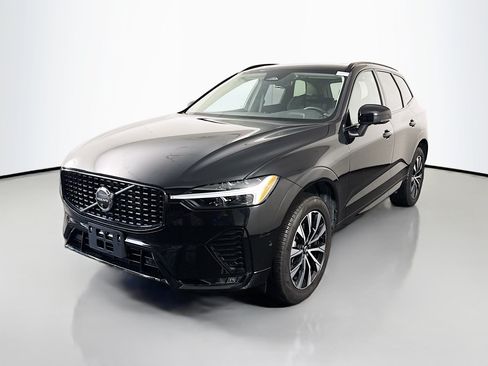 Used 2025 Volvo XC60 B5 Plus AWD/4WD image 4