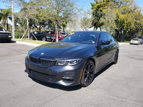 Used 2022 BMW 330i Sedan w/ M Sport Package image 2