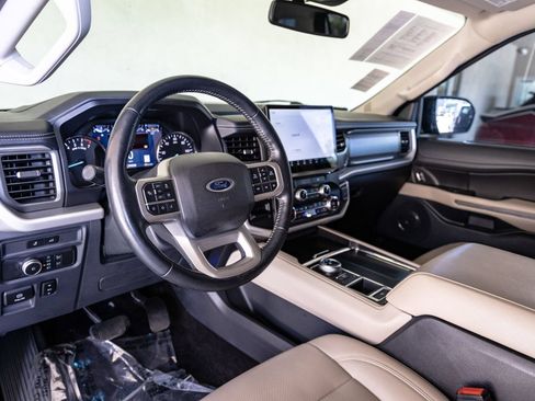 Used 2022 Ford Expedition XLT RWD image 11